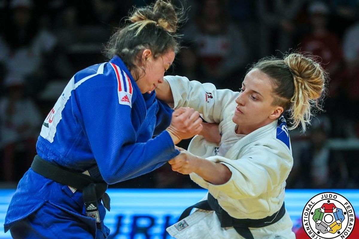 Distria Krasniqi kalon në gjysmëfinale të Grand Slamit të Parisit Distria Krasniqi kalon në gjysmëfinale të Grand Slamit të Parisit