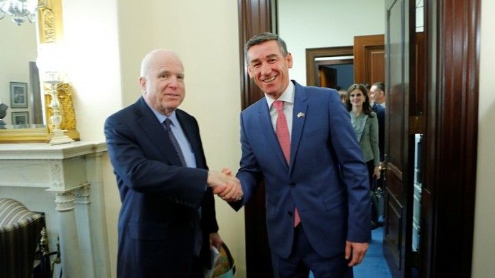 2018/08/1-mccain.jpg