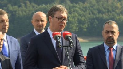 2018/09/vucic-per-thacin.jpg