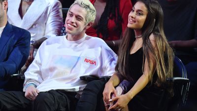 2018/10/pete-davidson-and-ariana-grande-attend-the-2018-mtv-video-news-photo-1020376134-1539622379-e1539943063947.jpg