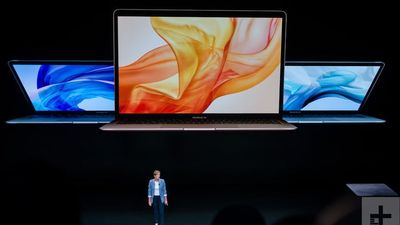 2018/10/apple-macbook-air-retina-2018-event-1-700x467-c.jpg