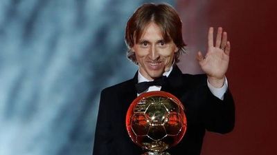 2018/12/1543944707-Luka-Modric-expresses-desire-to-retire-at-Real-Madrid-AP-e1544094742360.jpg