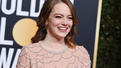 2019/01/emma-stone-golden-globes-2019.jpg