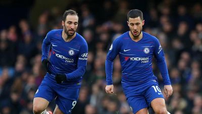 2019/02/higuain-hazard.jpg