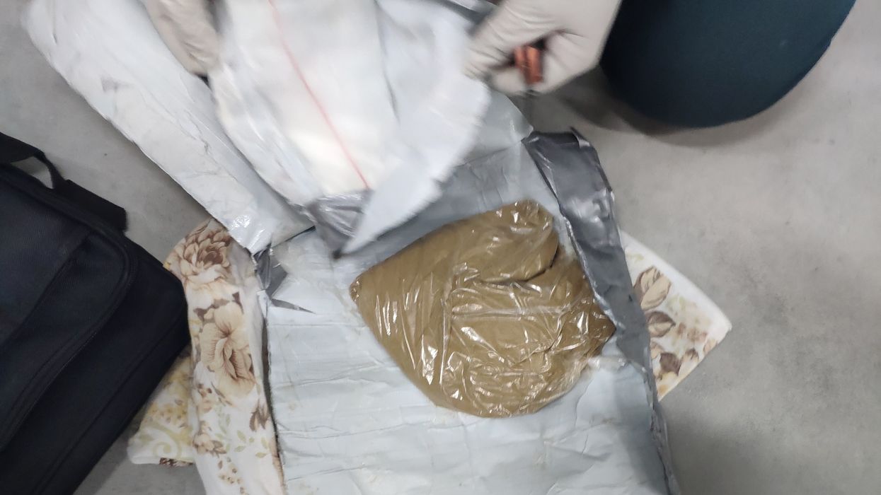 Aktakuzë për shitblerjen e 4.4 kg kokainë në Prizren ndaj tre të pandehurve - njëri gjendet në arrati Aktakuzë për shitblerjen e 4.4 kg kokainë në Prizren ndaj tre të pandehurve - njëri gjendet në arrati