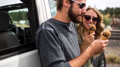 2019/05/Couple-Ice-Cream-ISBILTUR1017.jpg