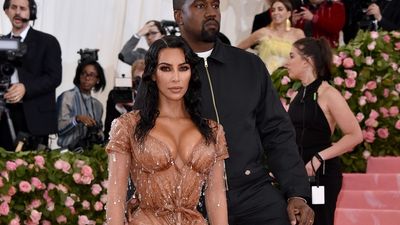 2019/05/https___hypebeast.com_image_2019_05_kanye-west-met-gala-2019-dickies-eisenhower-workwear-jacket-buy-1.jpg