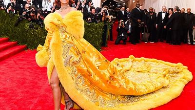 2019/05/rihanna-met-gala-yellow-dress-embed-e1557328931668.jpg