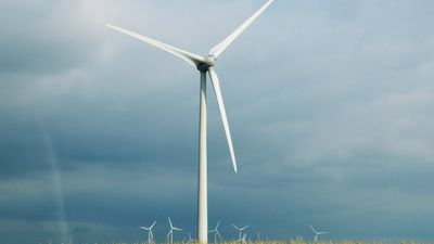 2019/07/wind-turbine-3709110_1280.jpg