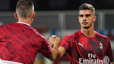 2019/08/Andre-Silva-training.jpg