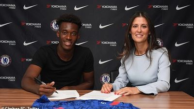 2019/09/18684448-7212541-Callum_Hudson_Odoi_has_ended_speculation_over_his_future_by_sign-a-23_1568914819296.jpg