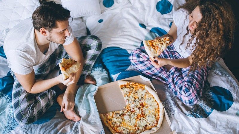 2019/09/couple-pizza-1280-1.jpg