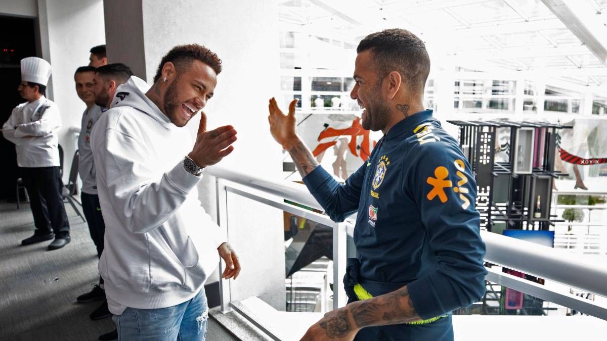 2019/09/Alves-Neymar-1.jpg