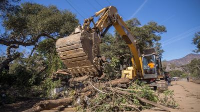 2019/10/011318-Montecito-Flooding-Large-Excavator-ZW-1000x667.jpg