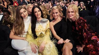 2019/11/Gigi-Hadid-Kacey-Musgraves-Reese-Witherspoon-Nicole-Kidman-at-2019-CMA-Awards.jpg