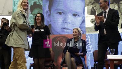2019/11/Rita-Ora-dhe-UNICEF-ne-Kosove-foto-Ridvan-Slivova-32.jpg