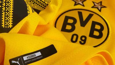 2020/03/puma-borussia-dortmund-home-jersey-2019-04-badge.jpg