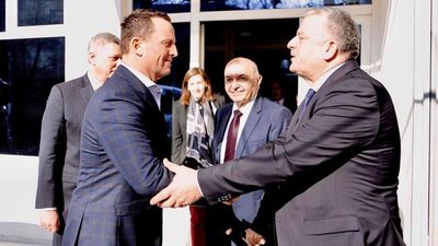 2020/06/veliu-grenell.jpg
