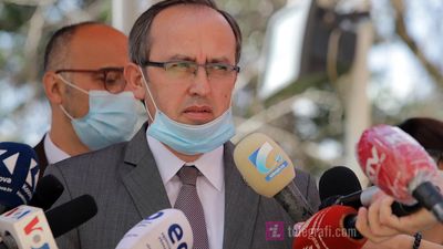 2020/06/Avdullah-Hoti-pas-takimit-me-Hashim-Thacin-foto-Ridvan-Slivova-2.jpg