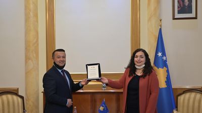 2020/06/2020_06_24_Kryetarja-Osmani-priti-një-delegacion-të-komunitetit-egjiptian-1.jpg