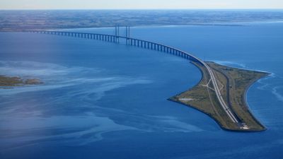 2020/07/Øresund_Bridge_from_the_air_in_September_2015-scaled.jpg