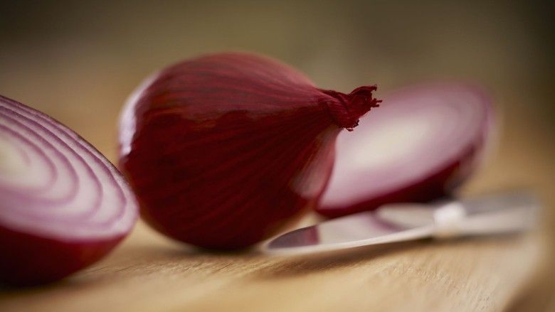 2016/06/onion-slices-red-vegetables-onion-benefits-px.jpg