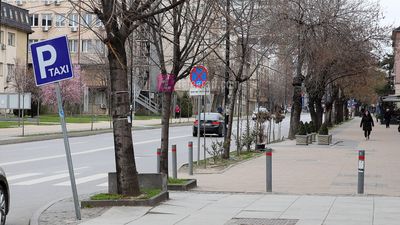 2020/07/Rruget-dhe-sheshet-ne-Prishtine-koronavirus-Covid19-foto-Ridvan-Slivova-22.jpg