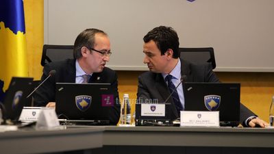 2020/10/Mbledhja-e-Qeverise-19-shkurt-Albin-Kurti-dhe-Avdullah-Hoti-foto-Ridvan-Slivova-2.jpg