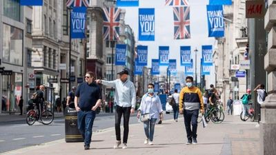 2020/10/London_Coronavirus_AP.jpg