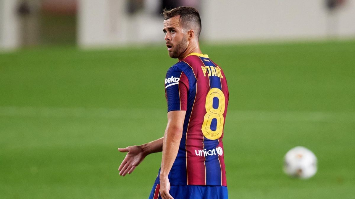 2020/11/lavraieinfo.com-barca-le-cas-pjanic-suscite-des-interrogations-01.jpg