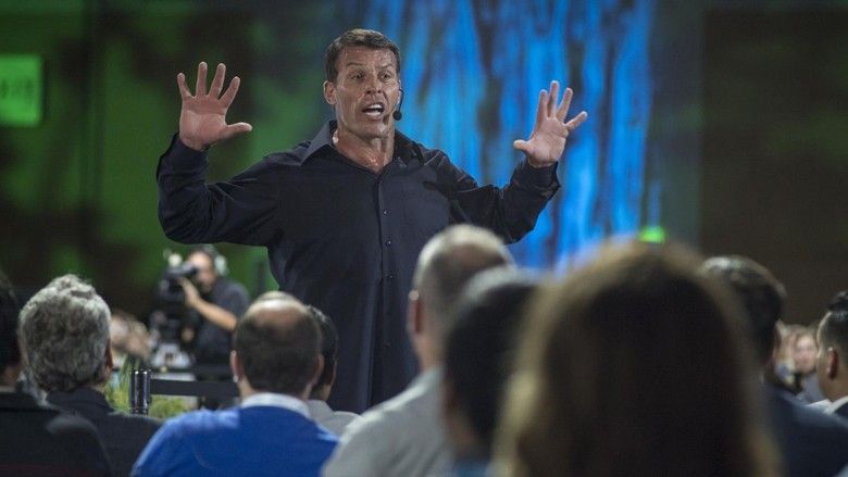 2020/12/JB_TonyRobbins_313576.jpg