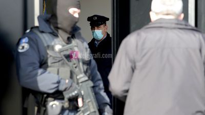 2021/02/Policia-arreston-kreun-e-Agjencise-per-Zhvillimin-e-Bujqesise-dhe-disa-zyrtare-te-tjer-foto-Ridvan-Slivova-14.jpg