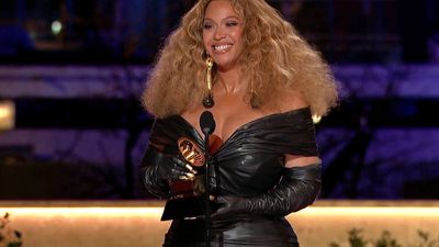 2021/03/Grammys-Beyonce-02-superJumbo-e1615816988910.jpg