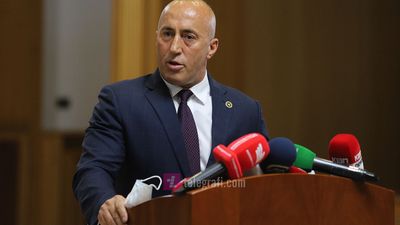 2021/03/Ramush-Haradinaj-pas-takimit-me-Albin-Kurtin-e-Vjosa-Osmanin-foto-Ridvan-Slivova-5.jpg
