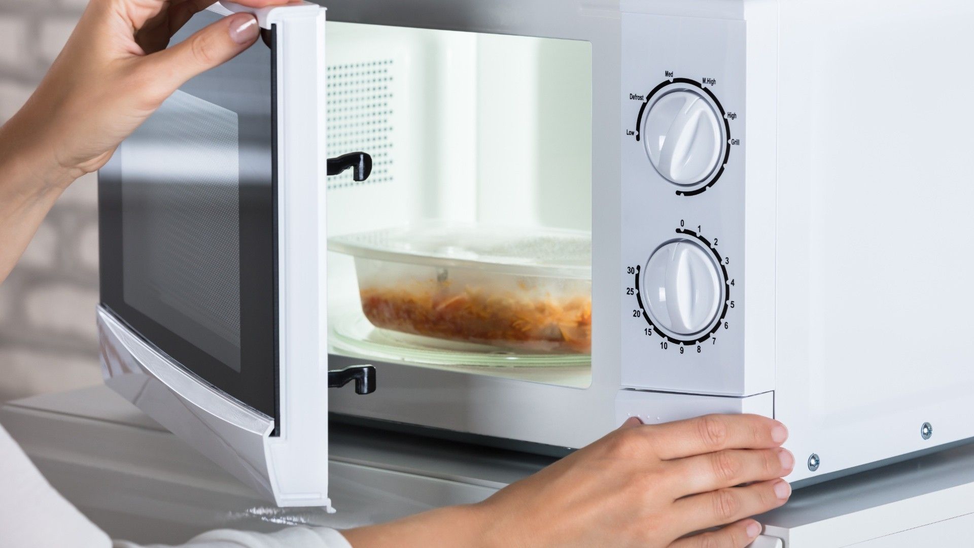 2021/03/microwave-oven.jpg