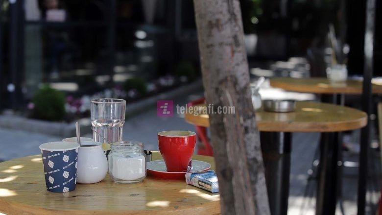 2021/04/Gastronomi-sherbimet-ne-hapsira-te-jashtme-te-kafiterive-foto-Ridvan-Slivova-5-780x439-1.jpg