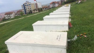 2021/04/varrezat-e-deshmoreve-prishtine3.jpg