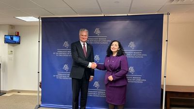 2021/09/Presidentja-Osmani-dhe-ministrja-Gervalla-u-takuan-me-presidentin-e-Lituanise-Gitanas-Nauseda_2.jpg