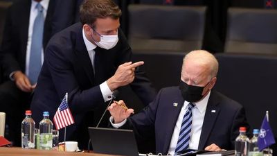 2021/09/biden-macron.jpg