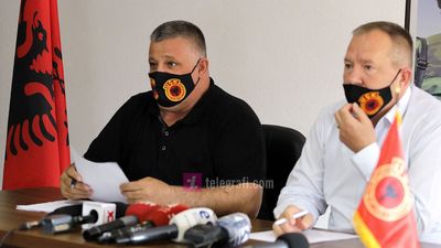 2021/10/organizata-OVL-UCK-dhe-ajo-e-te-burgosurve-politik-konference-per-protesten-e-9-korrikut-foto-Ridvan-Slivova-5.jpg