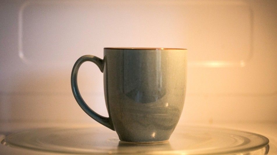 2021/10/coffee-in-microwave-GettyImages-625772738.jpg