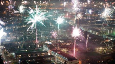 2021/11/New-Year-fireworks-560x373-1-e1636661720942.jpg