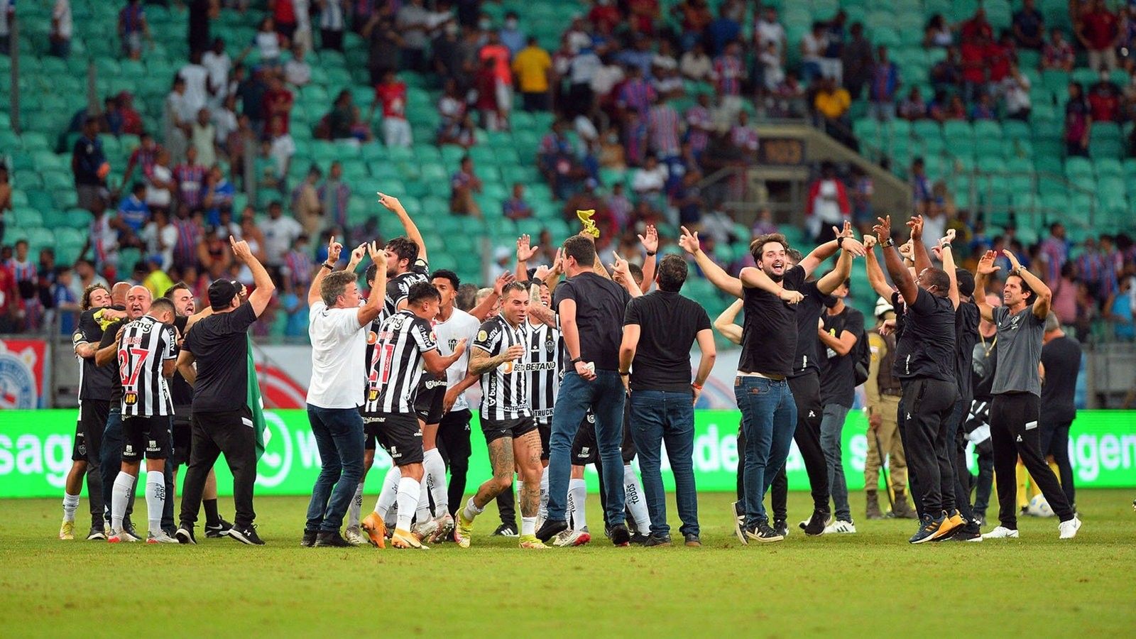 2021/12/dpa-atletico-mineiro-feiert-erstmals-nach-jahren-wieder-die-brasilianische-fussballmeisterschaft-image100__v-gseagaleriexl.jpg