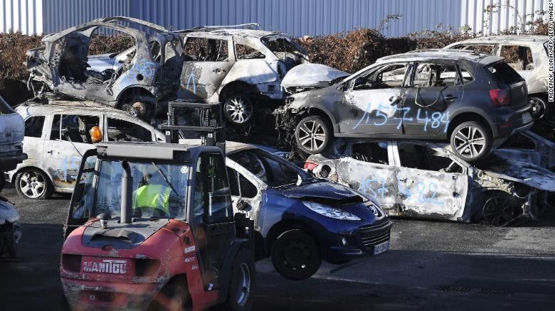 2022/01/220101115324-france-car-burning-nye-123121-exlarge-169-e1641141949925.jpg