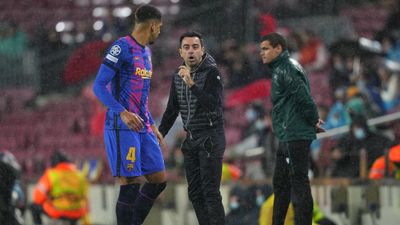 2022/01/Xavi-Ronald-Araujo-F365.jpg