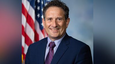 2022/03/Andy_Levin_official_portrait_116th_Congress-copy.jpg