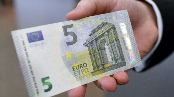 2022/04/der-neue-fuenfer-ist-der-erste-der-zweiten-generation-der-euro-scheine-seit-der-einfuehrung.jpg