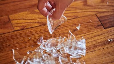 2022/07/k_Photo_Lifestyle_2020-04-4-Easy-Ways-to-Clean-Up-Broken-Glass_4-Easy-Ways-to-Clean-Up-Broken-Glass-Tips-from-the-Kitchn661.jpeg