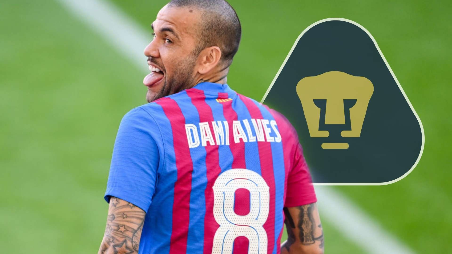 2022/07/dani-alves-jugando-con-el-barcelona.jpg