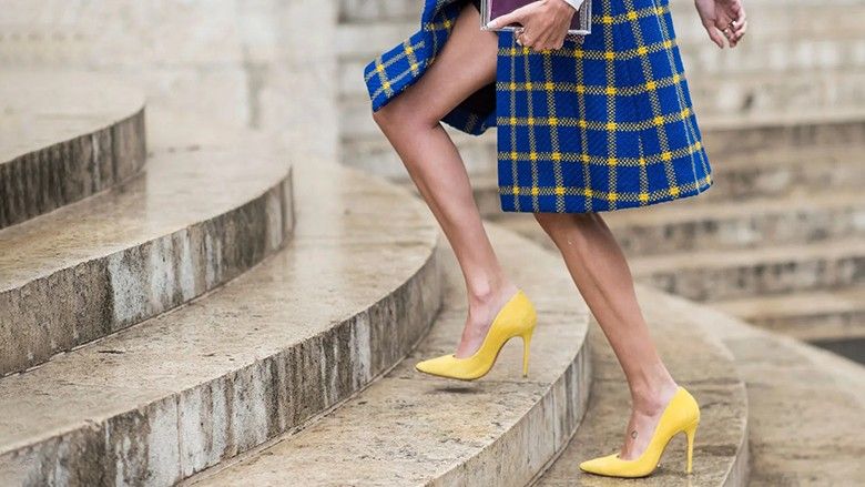 2016/11/fashion-2015-03-04-bright-yellow-high-heels-plaid-skirt-street-style-main.jpg